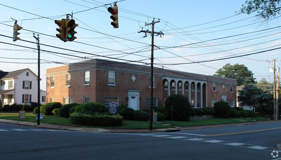 More Photos Of 130-150 Little Falls St, Falls Church Office For Sale