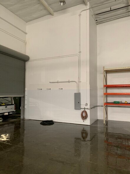 More Photos Of 1376 Walter St, Ventura Light Manufacturing For Lease