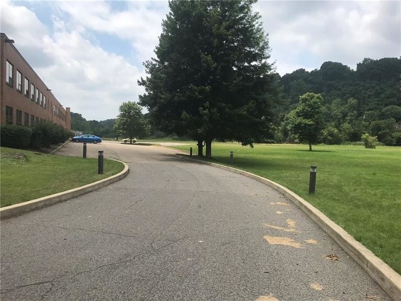 More Photos Of 1900 Route 51, Jefferson Hills Flex For Lease