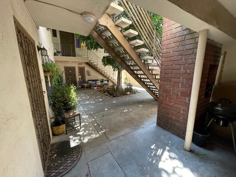 More Photos Of 5237 Cahuenga Blvd, North Hollywood Apartments For Sale