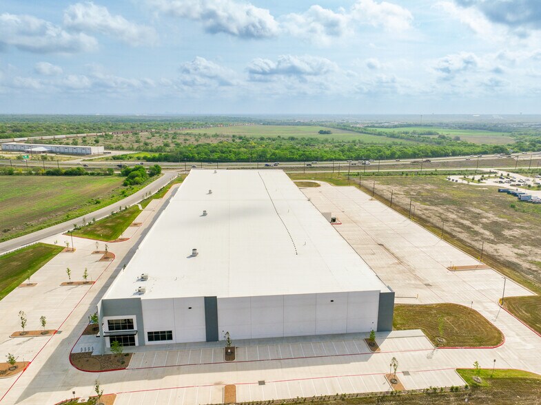 More Photos Of 5390 Freeport Rd, Von Ormy Manufacturing For Sale