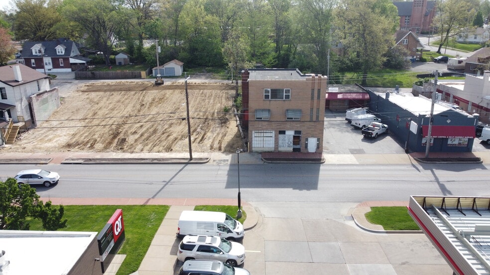 More Photos Of 2622 Woodson Rd, Overland Office Residential For Sale
