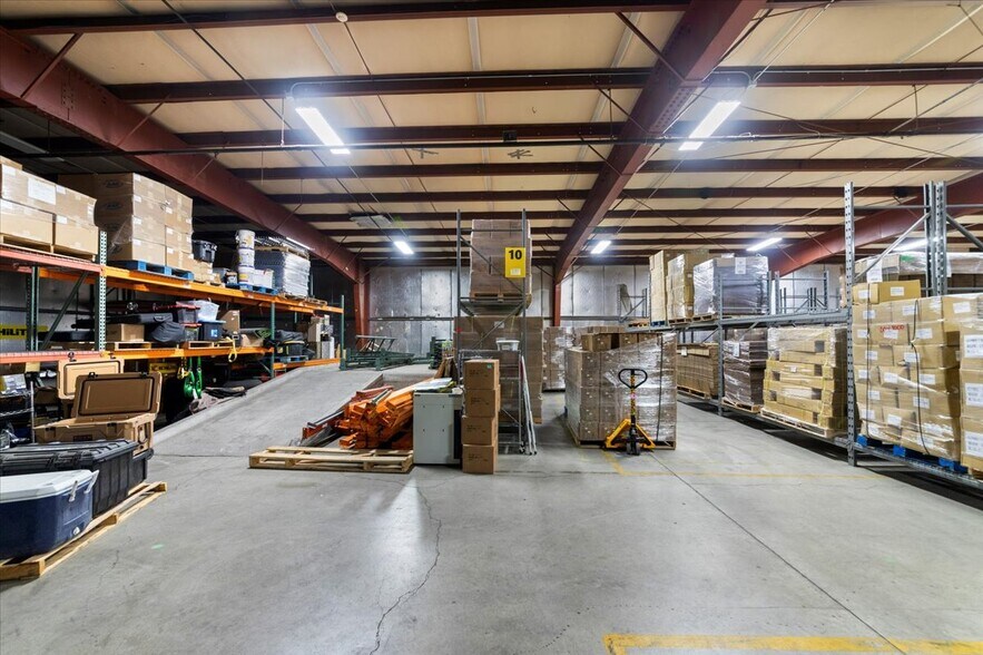 More Photos Of 2843 W Avenida de Luces, Williams Warehouse For Sale