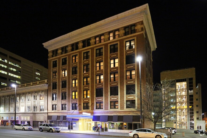 More Photos Of 1913 Farnam St, Omaha Apartments For Lease