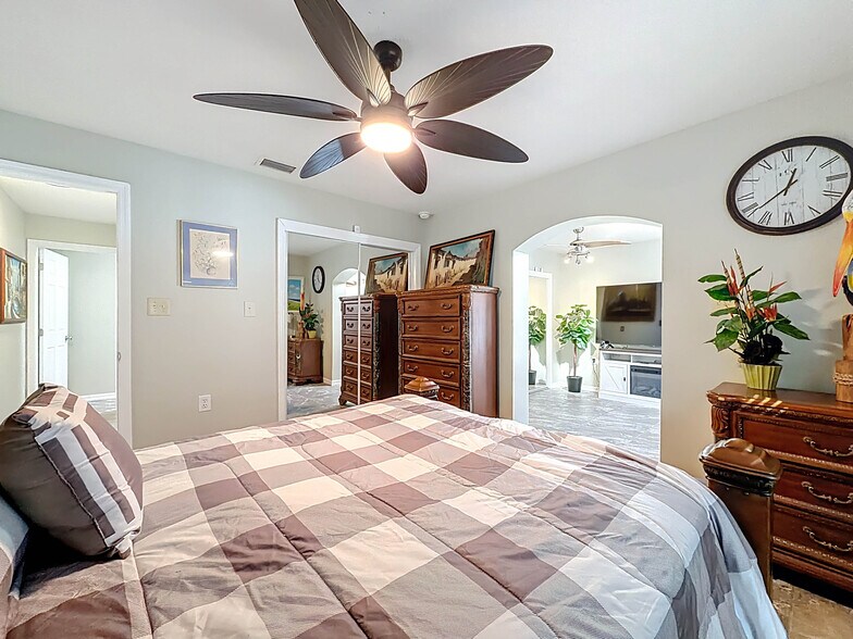 More Photos Of 421 NW 14th Pl, Crystal River Multifamily For Sale