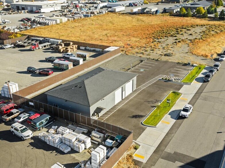 More Photos Of 1505 Spokane st, Pasco Flex For Sale