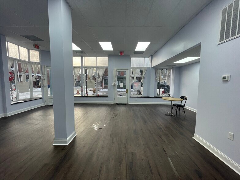 More Photos Of 1138-1140 W Hollins St, Baltimore Storefront Retail Office For Lease