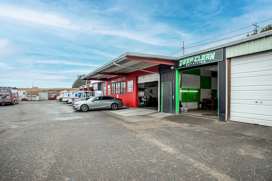 More Photos Of 2029 Broadway St, Eureka Storefront Retail Office For Sale