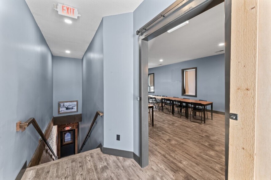 More Photos Of 508 S Main St, Grain Valley Bar For Lease