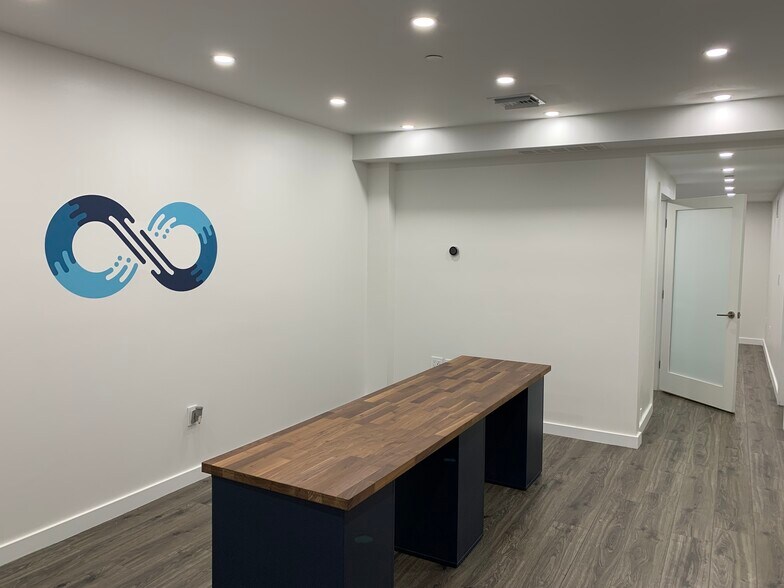 More Photos Of 10601-10677 NW 122nd St, Medley Warehouse For Lease