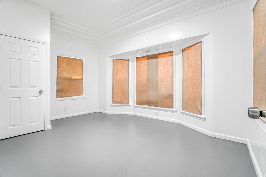 More Photos Of 162 W 65th St, Los Angeles Multifamily For Sale