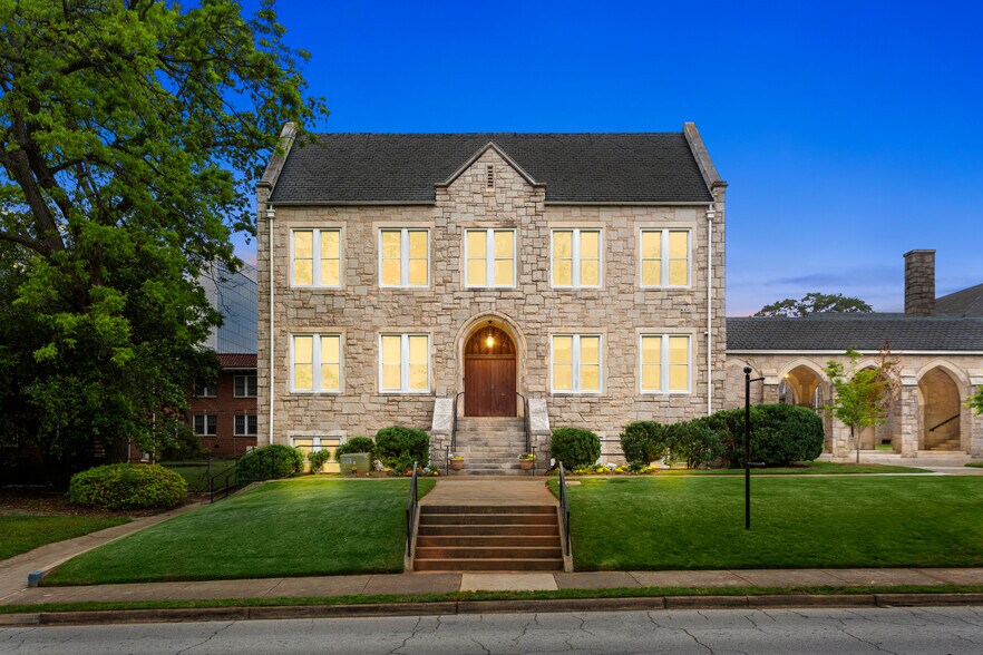 More Photos Of 312 Sycamore St, Decatur Office For Sale