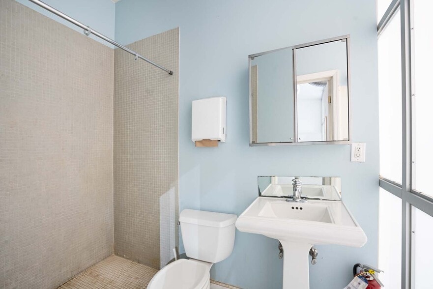 More Photos Of 254 E 3rd St, New York Apartments For Lease