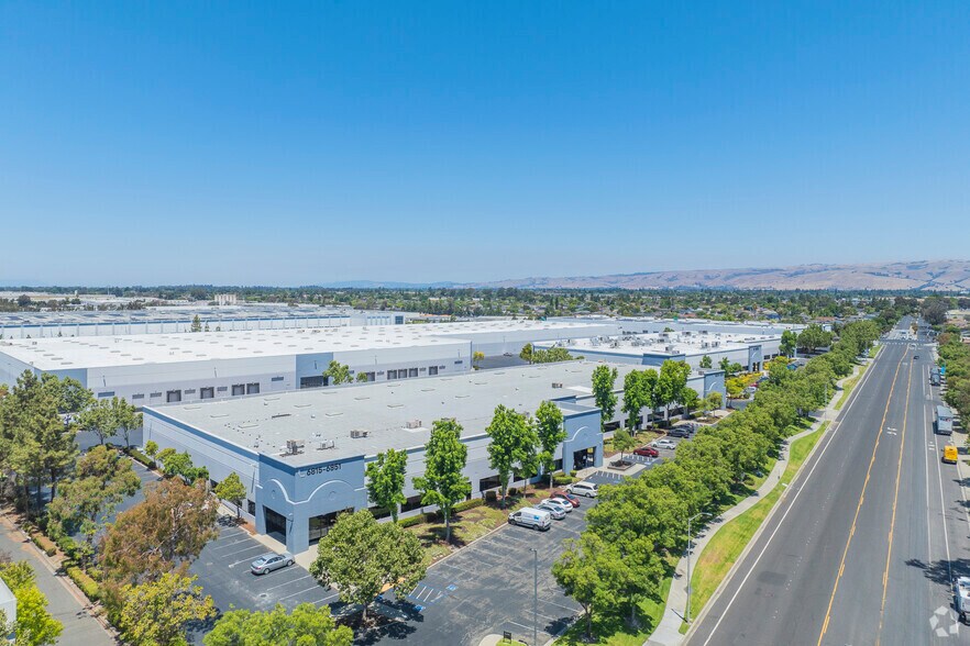 More Photos Of 6815-6851 Mowry Ave, Newark Warehouse For Lease