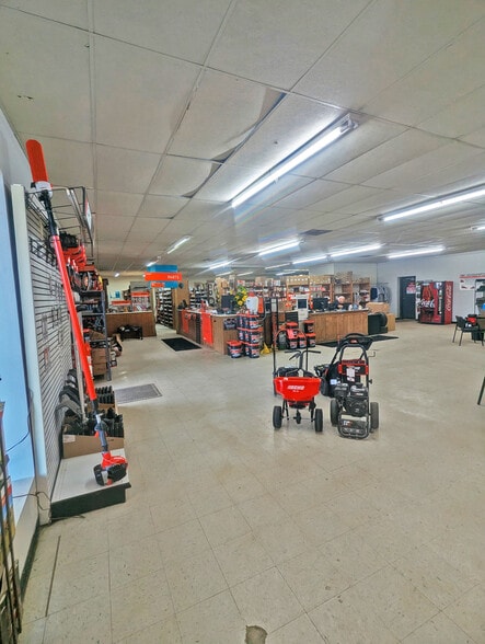 More Photos Of 5788 US-90 Hwy, Theodore Showroom For Lease