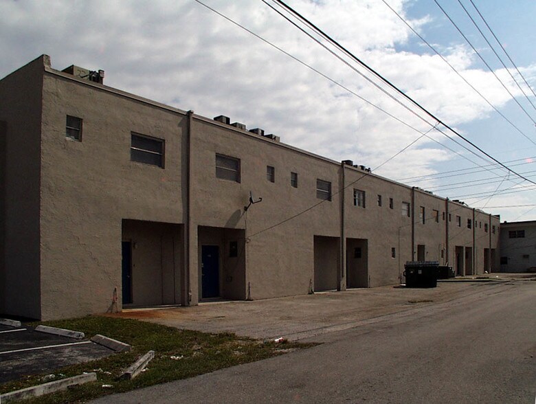 More Photos Of 3809-3847 N Andrews Ave, Fort Lauderdale Office For Lease