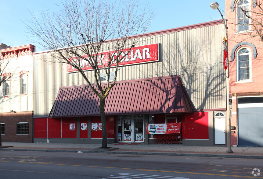 Primary Photo Of 110-114 S Main St, Eaton Rapids Storefront Retail Residential For Sale