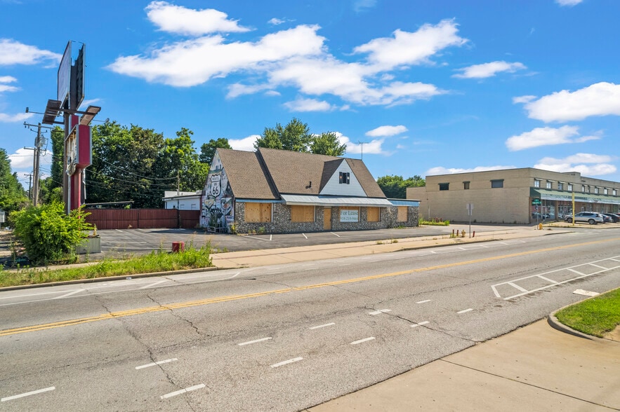 More Photos Of 4702 E 11th St, Tulsa Freestanding For Sale