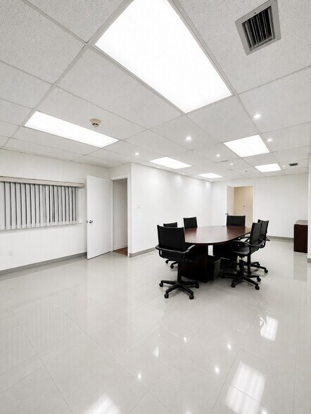 More Photos Of 3100 NW 72nd Ave, Miami Warehouse For Sale