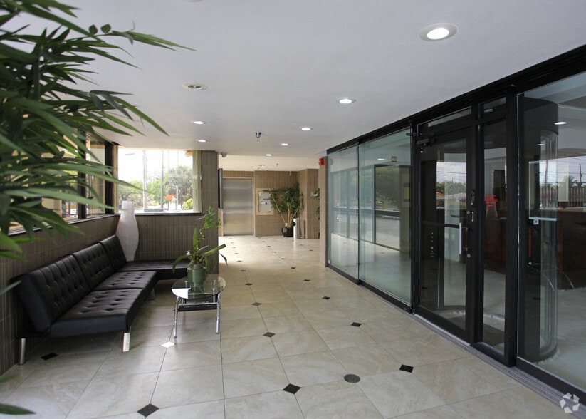 More Photos Of 3400 Coral Way, Coral Gables Medical For Lease