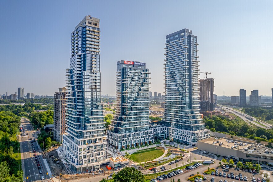 More Photos Of 12 Inn On The Park Dr, Toronto Apartments For Sale