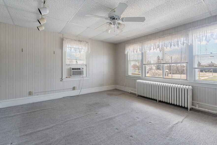 More Photos Of 1209 E 5th St, Superior Multifamily For Sale