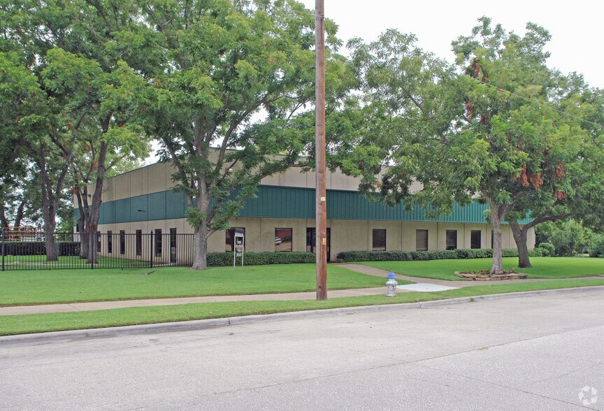 Primary Photo Of 6120 Aldwick Dr, Garland Warehouse For Lease