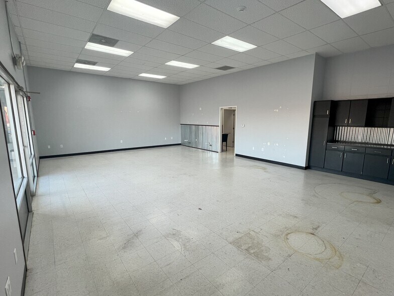 More Photos Of 122 Indian Springs Dr, Sandwich General Retail For Lease