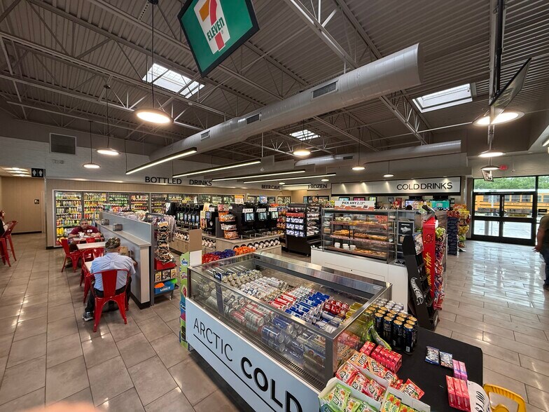 More Photos Of 3501 S Cage Blvd, Pharr Service Station For Sale