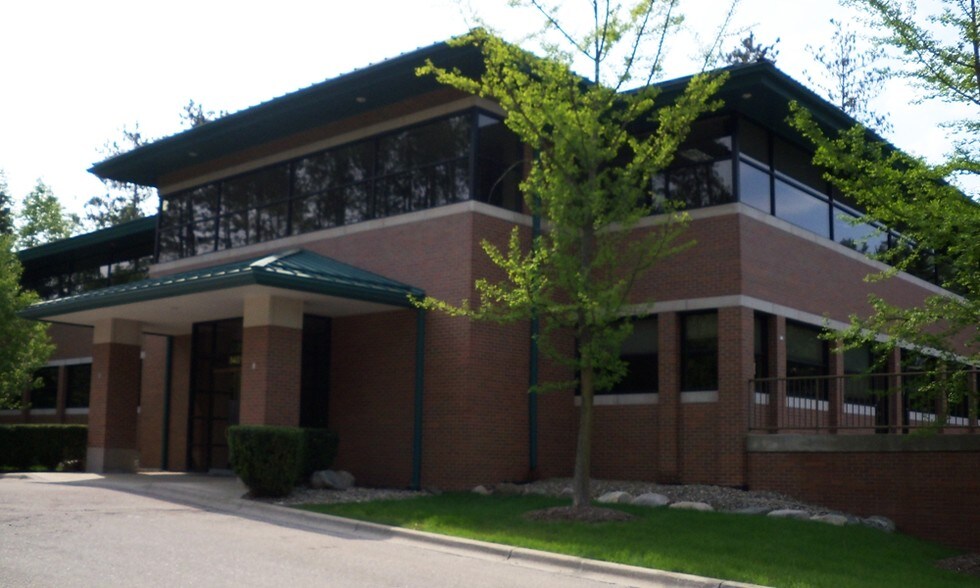 More Photos Of 8451 Boulder Ct, Commerce Township Office For Lease