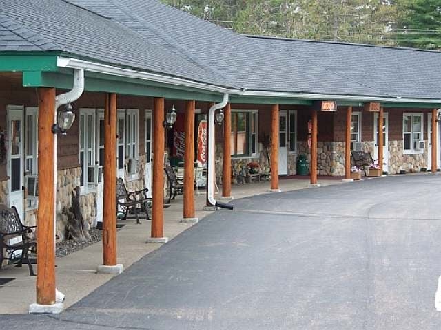 More Photos Of 8083 Highway 70 E, Saint Germain Hotel For Sale
