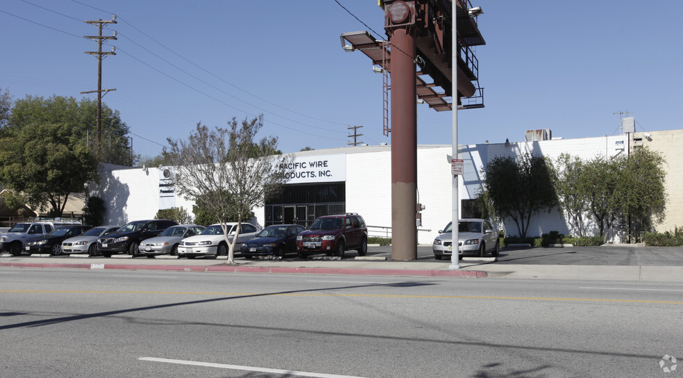 Primary Photo Of 10725 Vanowen St, North Hollywood Warehouse For Lease