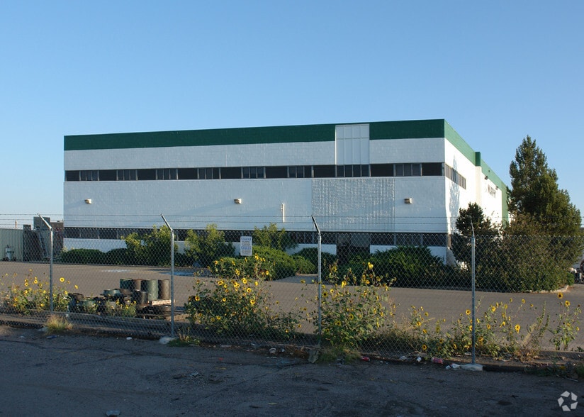 More Photos Of 3788 Wheeling St, Aurora Manufacturing For Sale