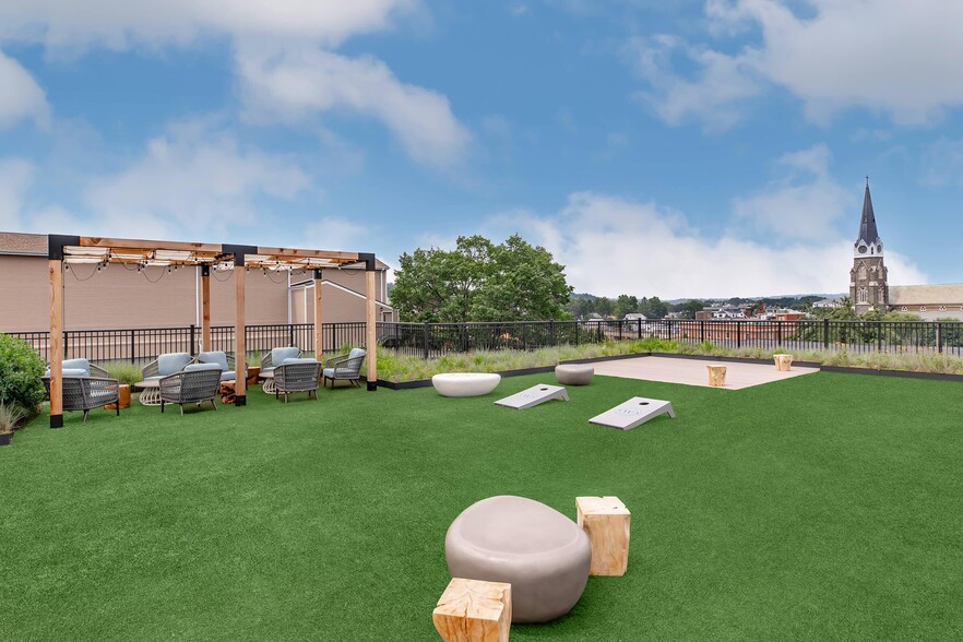 More Photos Of 515 West Ave, Norwalk Unknown For Lease