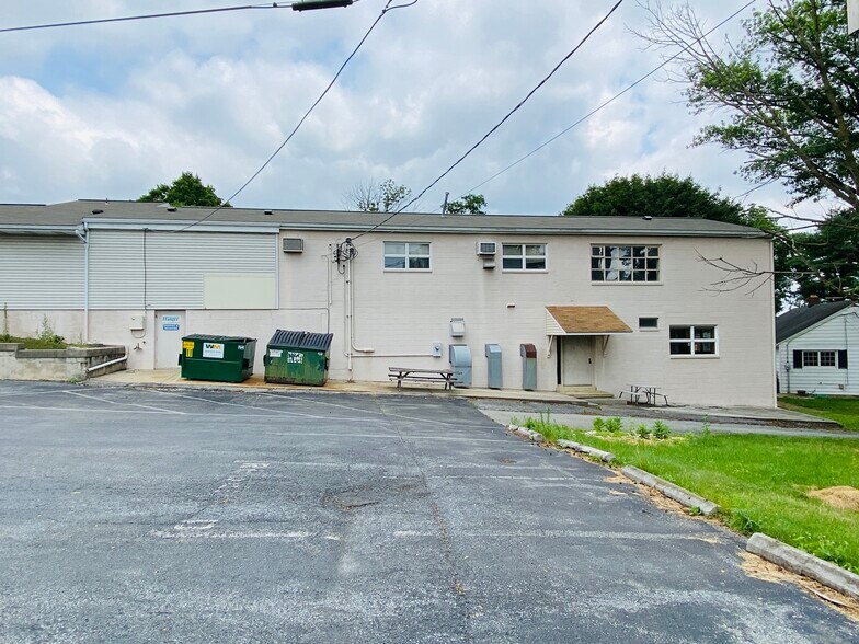 More Photos Of 915 N Hanover St, Elizabethtown Medical For Sale