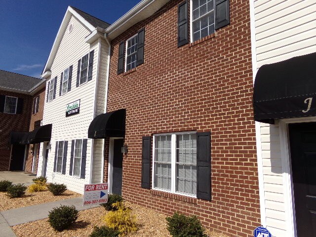 More Photos Of 8052 Elm Dr, Mechanicsville Office For Lease