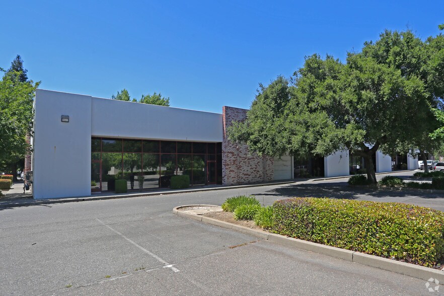 More Photos Of 9812 Old Winery Pl, Sacramento Research And Development For Lease