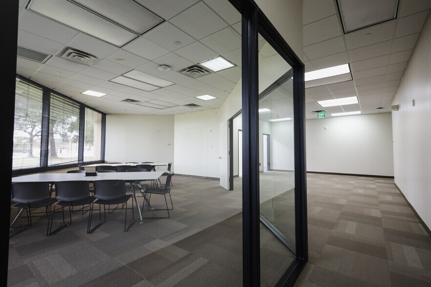 More Photos Of 4000 Garth Rd, Baytown Medical For Sale