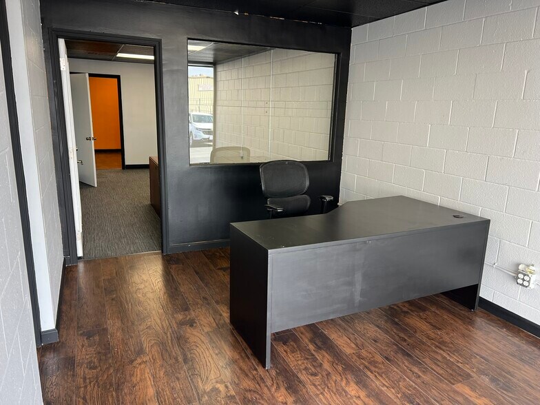 More Photos Of 500 S Raymond Ave, Fullerton Warehouse For Lease