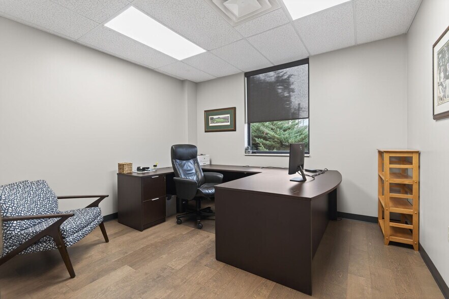 More Photos Of 2510 Solway Rd, Knoxville Flex For Lease