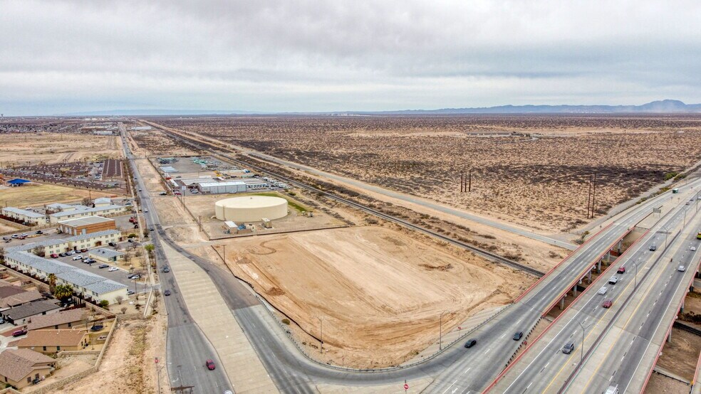 More Photos Of 10100 Railroad Dr., El Paso Warehouse For Lease