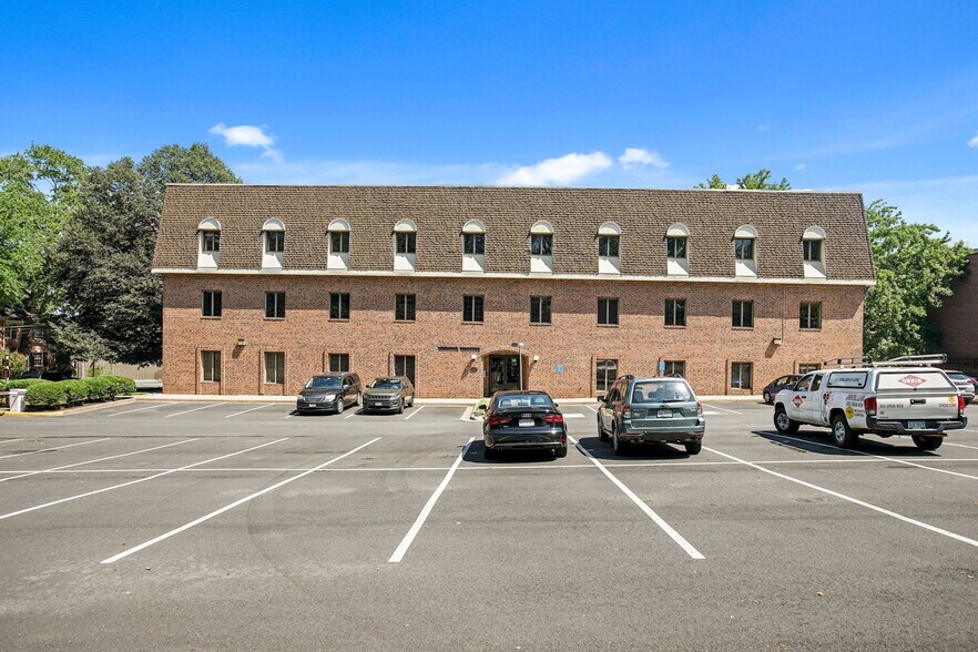 More Photos Of 10521 Judicial Dr, Fairfax Medical For Sale