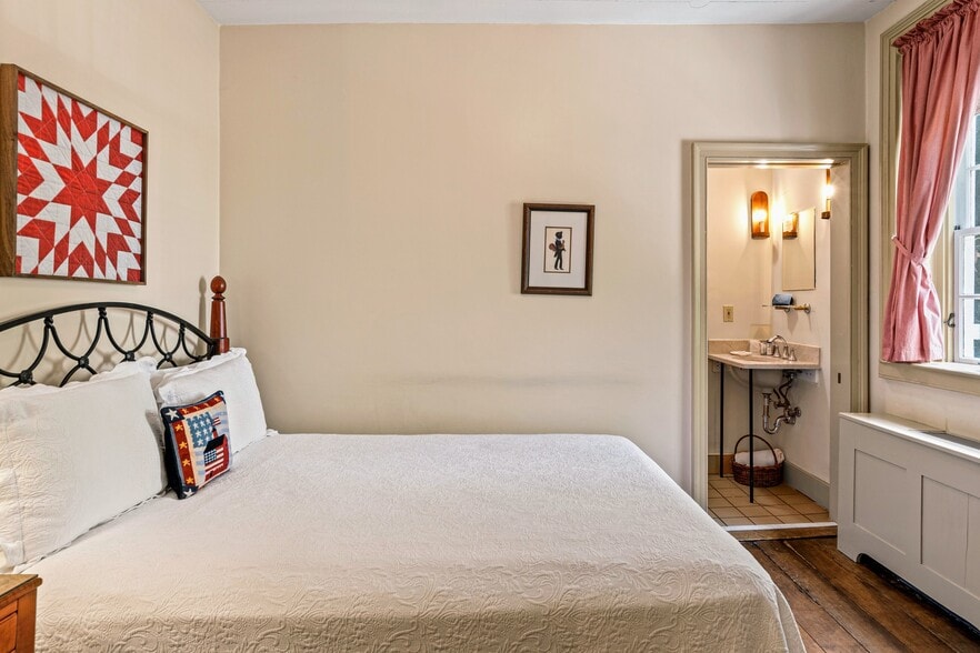 More Photos Of 803 S Main St, Winston-Salem Hospitality For Sale