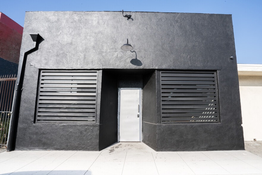 More Photos Of 1529 W Pacific Coast Hwy, Long Beach Storefront For Sale