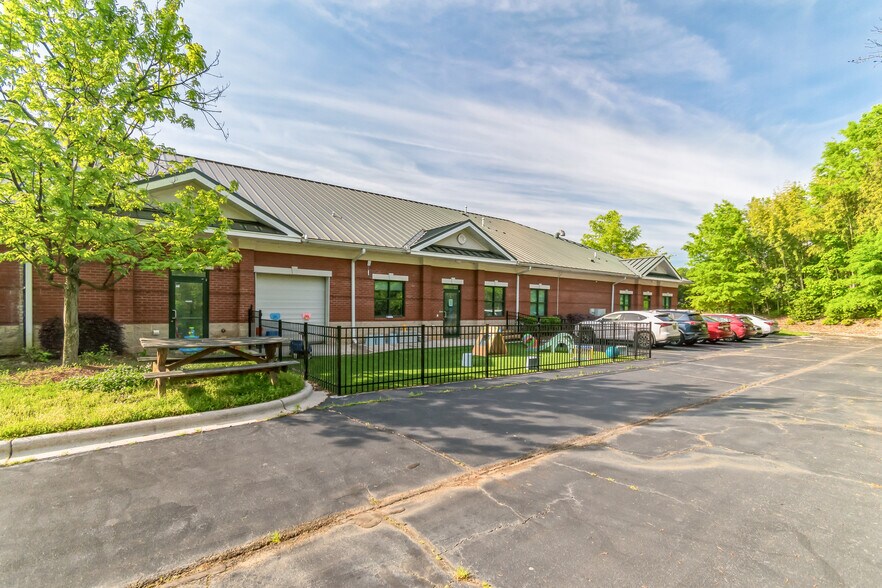 More Photos Of 13310 S Ridge Dr, Charlotte Medical For Sale