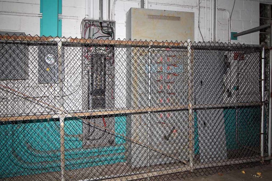 More Photos Of 8030 Bennett St, Pittsburgh Self Storage For Sale