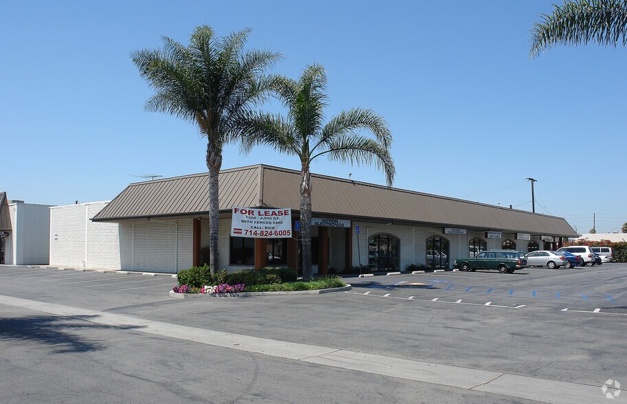 Primary Photo Of 1300 E Edinger Ave, Santa Ana Freestanding For Lease