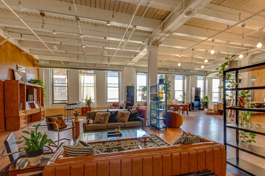 More Photos Of 1821 W Hubbard St, Chicago Loft Creative Space For Lease