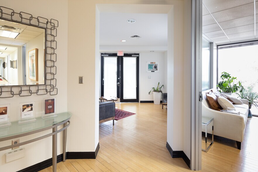 More Photos Of 3200 Steck Ave, Austin Office For Sale