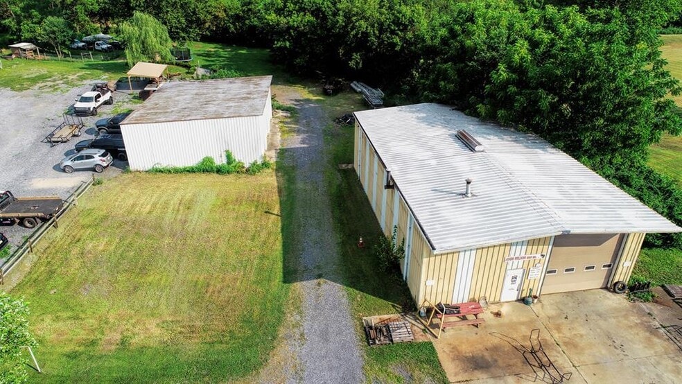 Primary Photo Of 10321 Fairgrounds Rd, Huntingdon Service For Sale